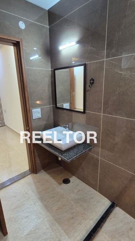 Flat For Sale In Kadarban Seoni