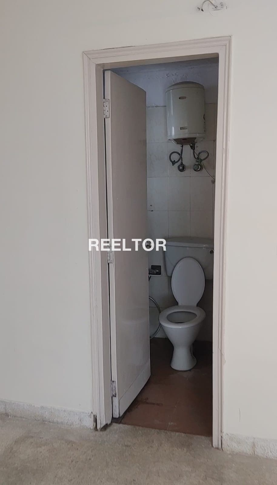 Flat For Rent In Azad Market Huzur