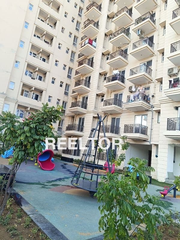 Image of Bright 3rd Floor 1 BHK Flat in Karnu Gharat, Rampur