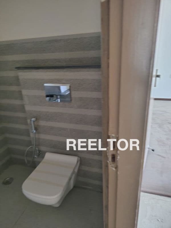 Flat For Sale In Torali Khanapurau