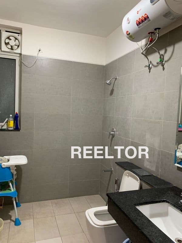 Flat For Rent In Pakba Koloriang