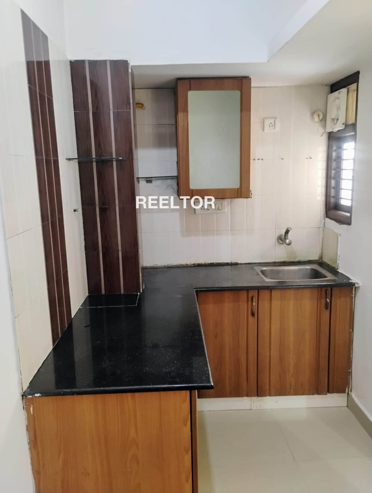 Image of 1 BHK on 2nd Floor for Sale in Sector 26