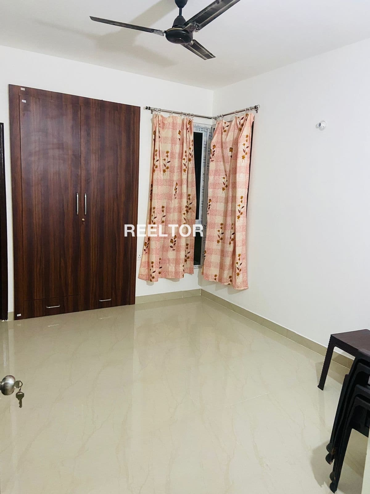 Flat For Sale In Targaon Theog