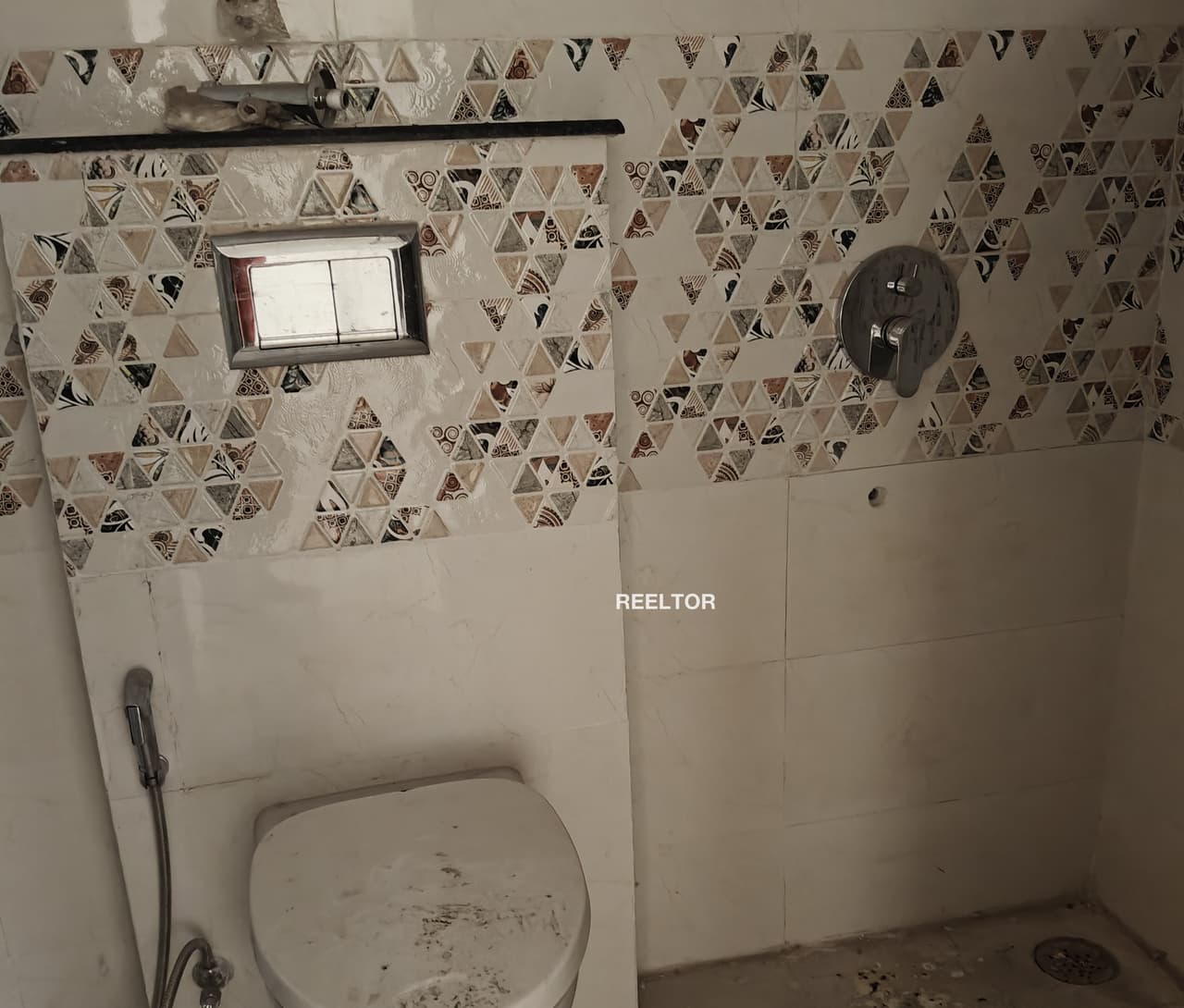 Image of Reasonably Priced 1 BHK Flat in Narayani Abad