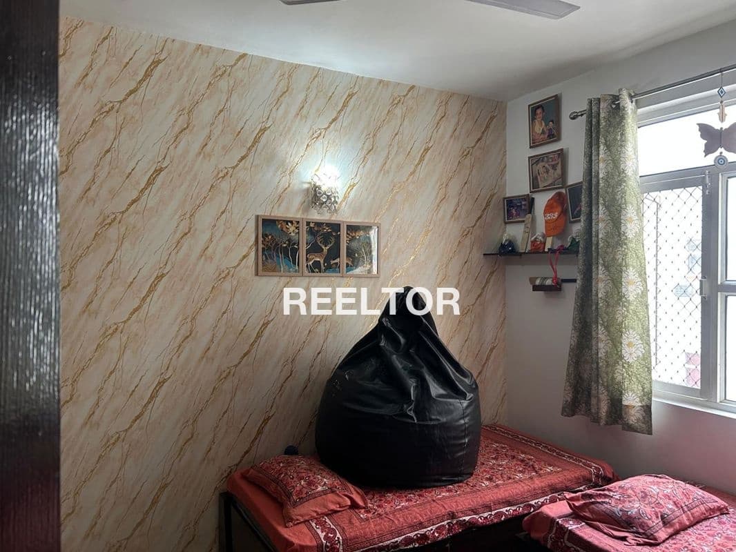 Image of 1350 sqft 1 BHK Flat for Sale in Maklog