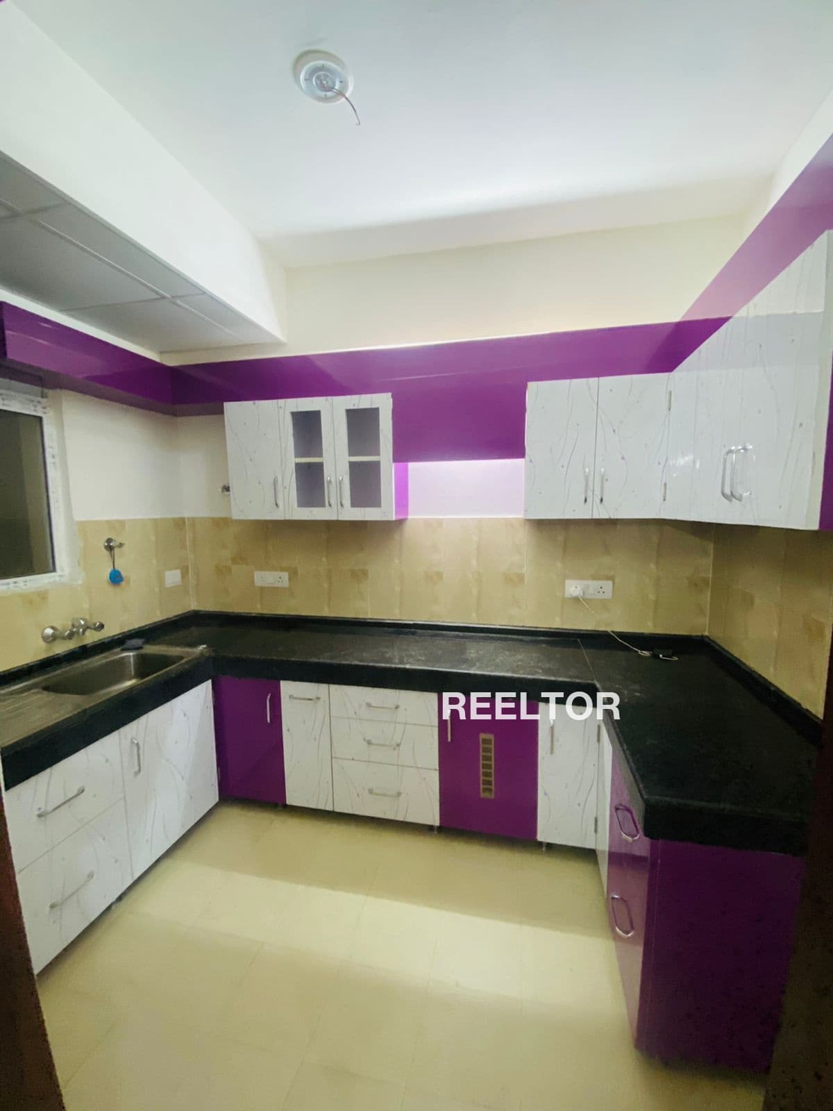 Image of 1150 sqft 2 BHK in Sector 43 — For Rent