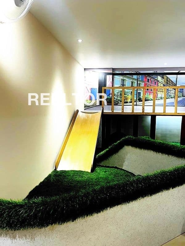 Flat For Sale In Hiyund Padhar