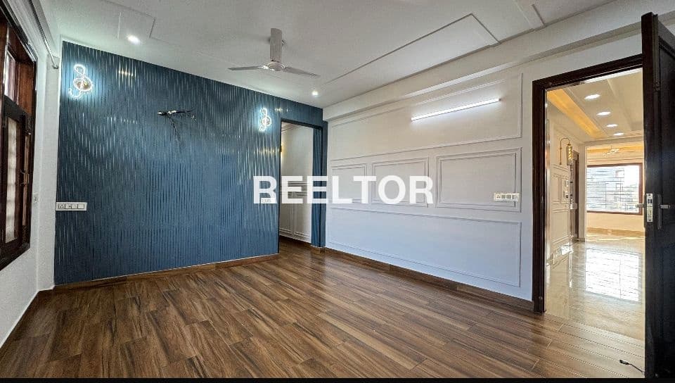 Flat For Sale In Targaon Theog