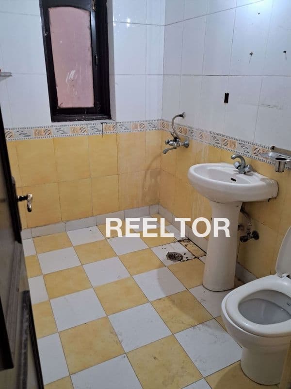 Image of 5th Floor 2 BHK Flat Available in Vivekananda Colony