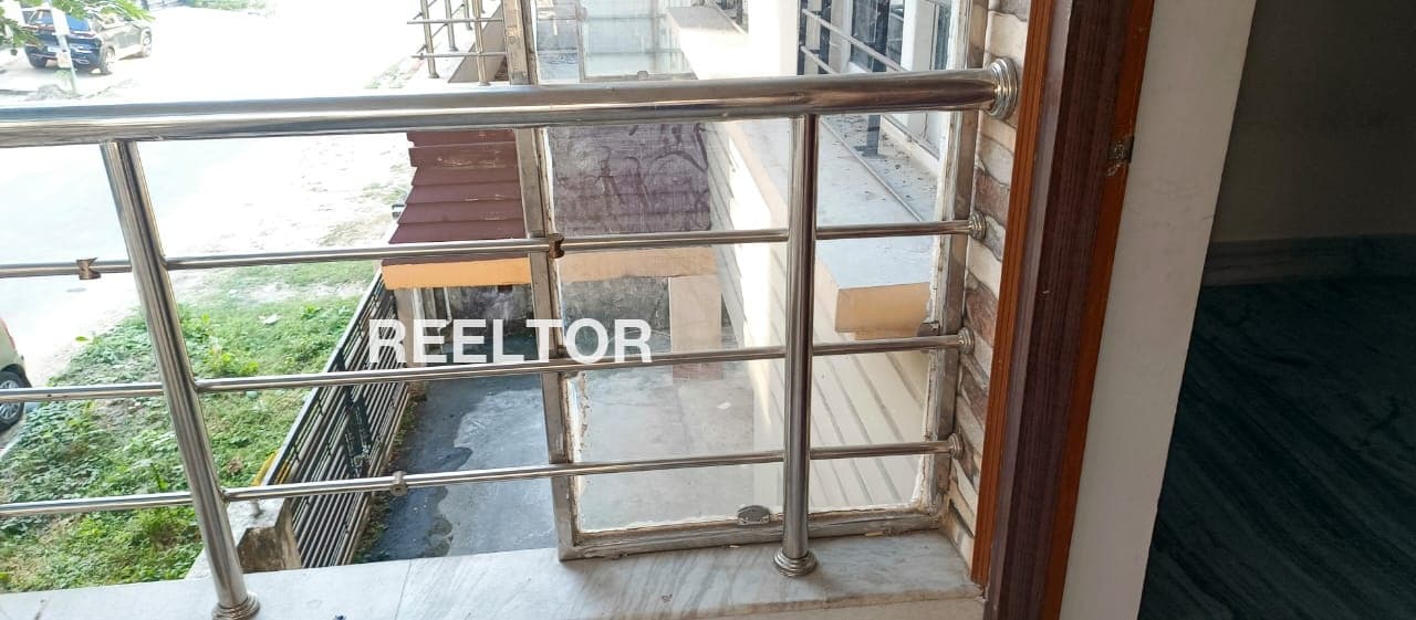 Image of Well Lit 3rd Floor 1 BHK Flat in Salt Lake Sector III, Kolkata