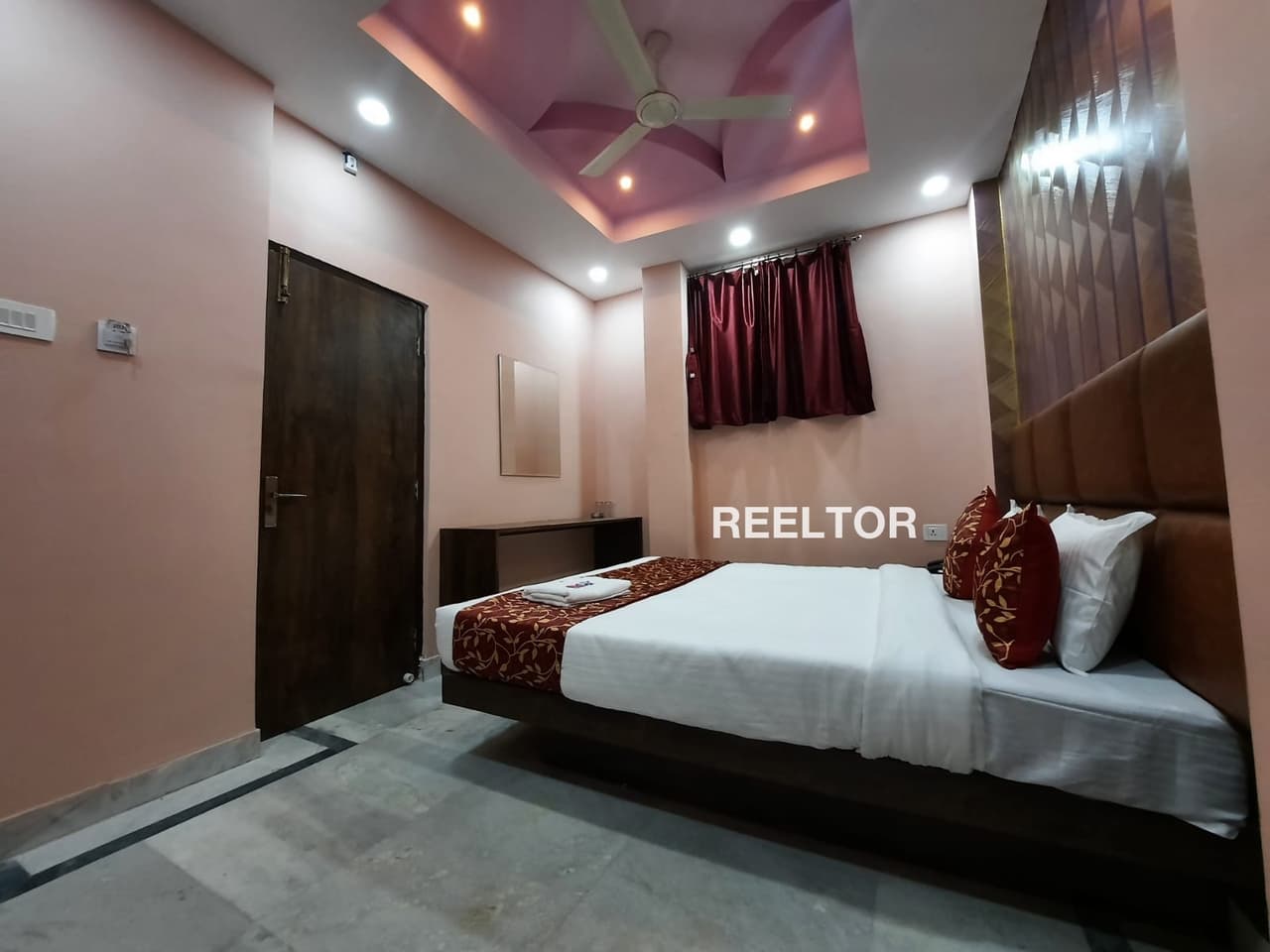 Image of Fully Ventilated 2 BHK Flat in Greater Kailash 1 Block N