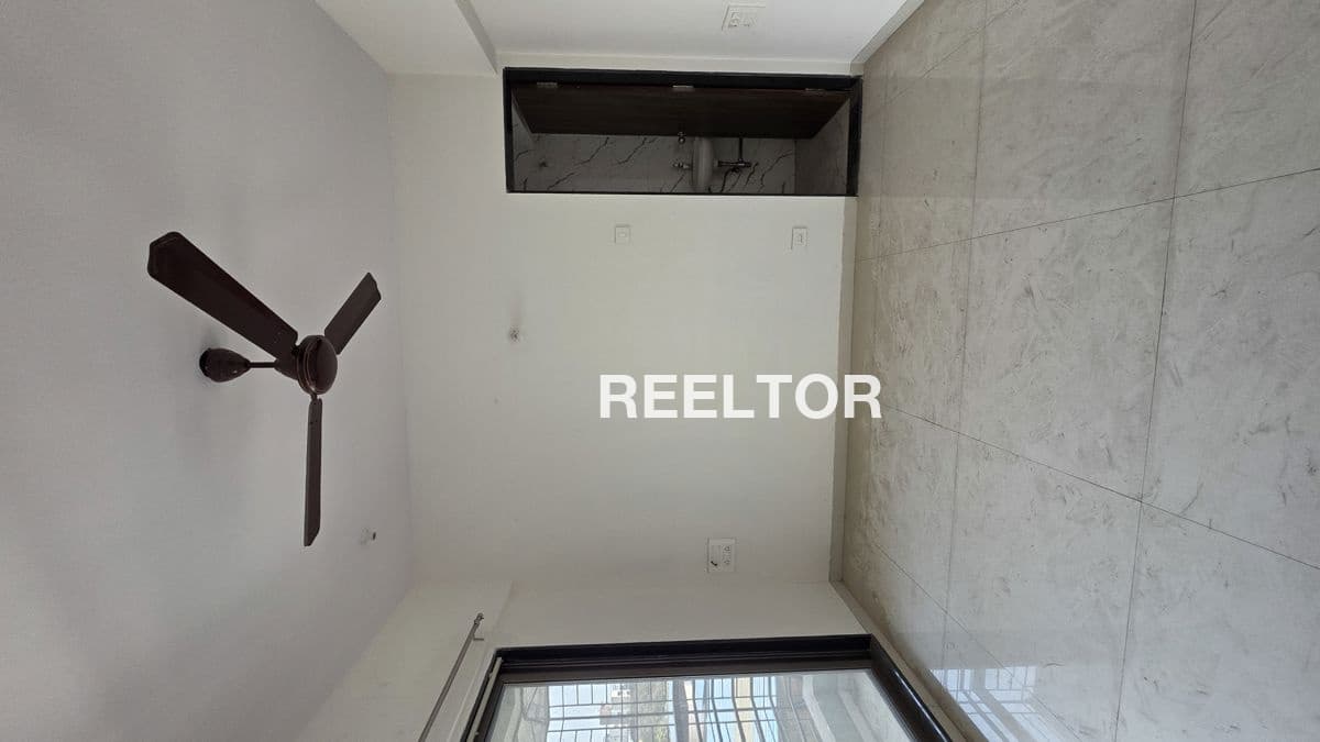 Flat For Sale In Torali Khanapurau