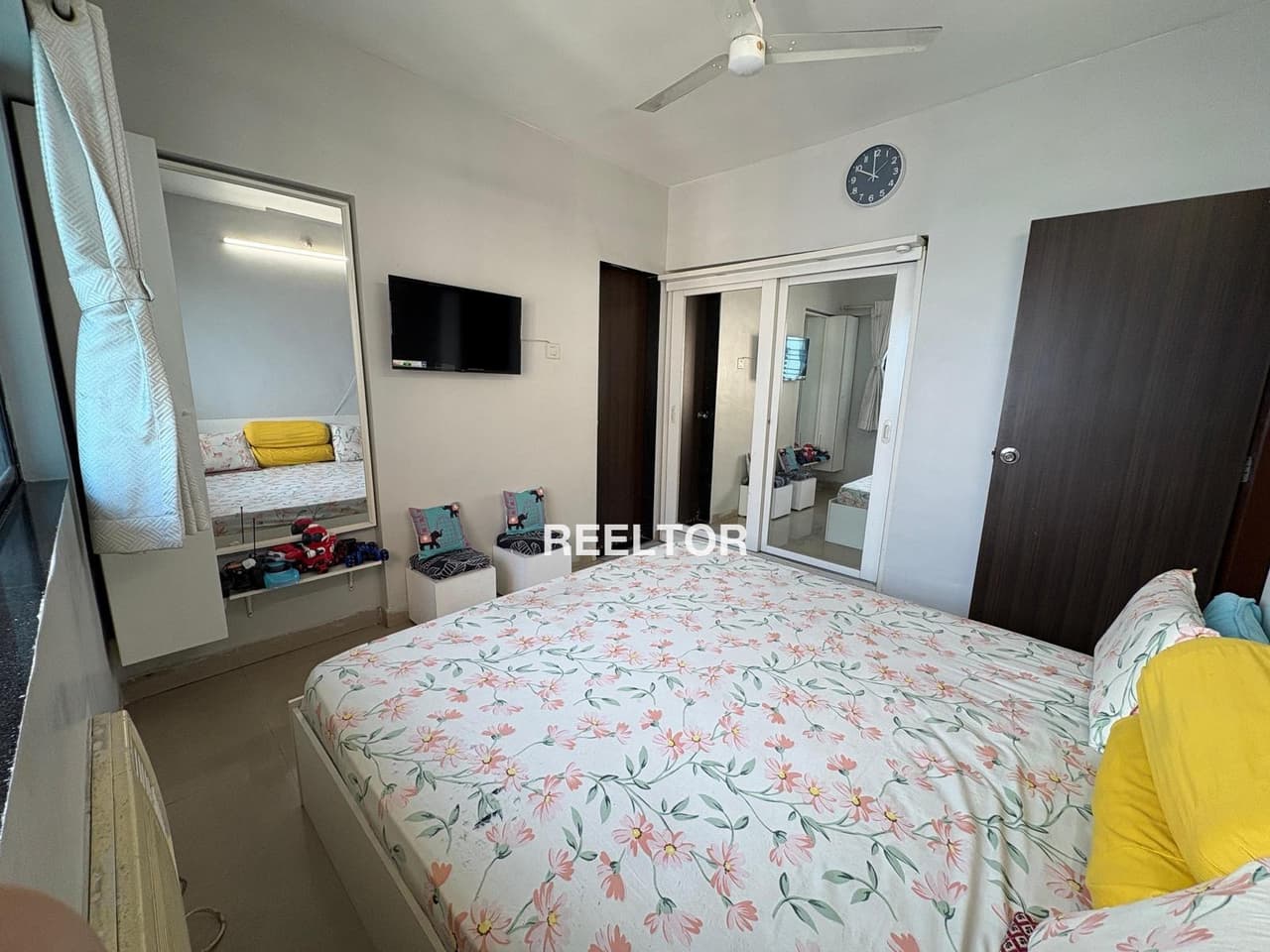 Image of Large 850 sqft 1 BHK for Sale in Railway Colony