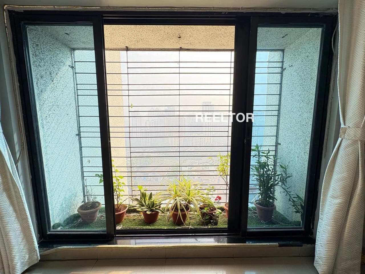 Flat For Rent In Hinoti Patana Gunnor