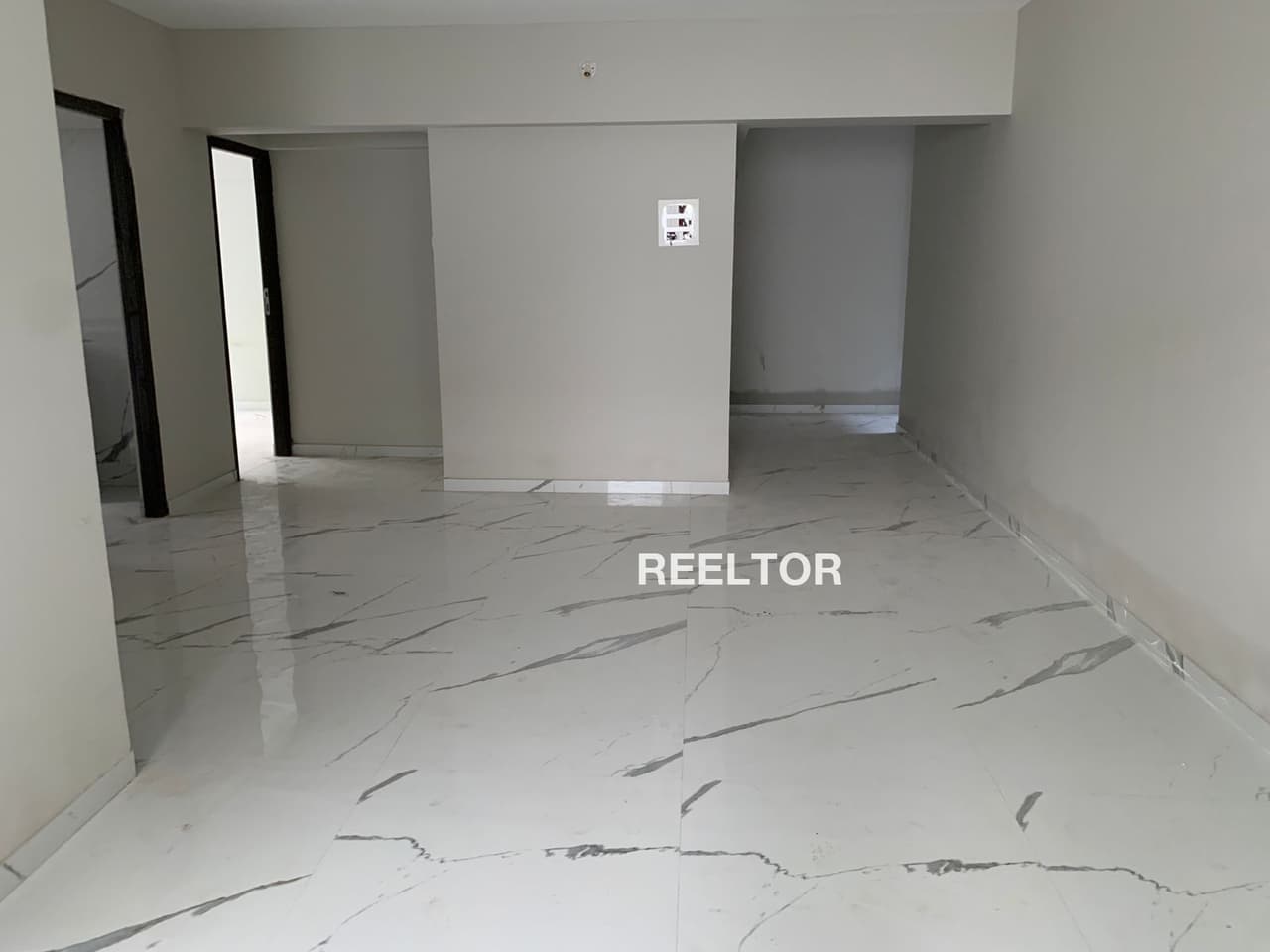 Image of Well Ventilated 1 BHK Flat for Rent in Palsana Road