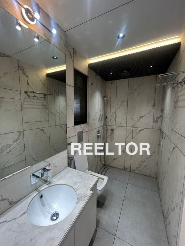 Flat For Sale In Kadarban Seoni