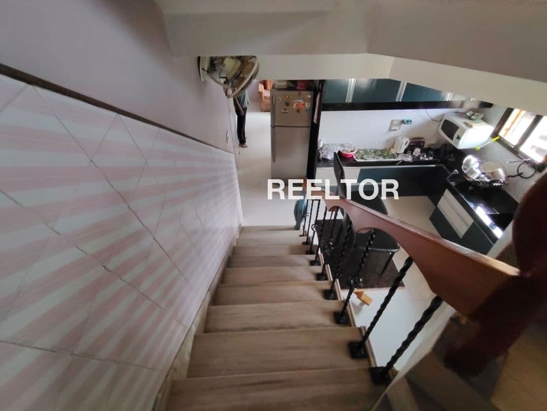 Image of Newly Renovated 2 BHK Flat in Takia Sangrish, Srinagar