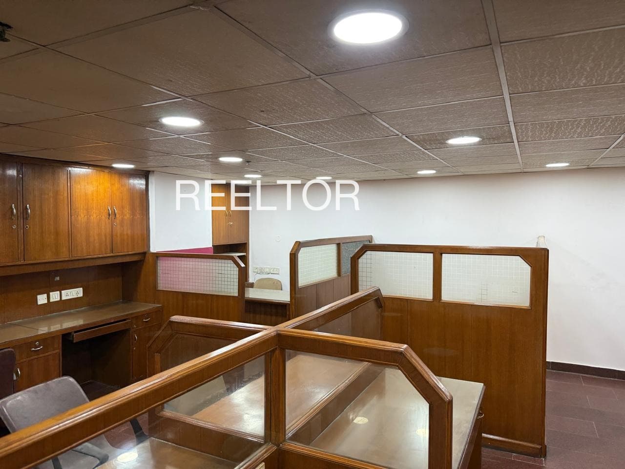 Office Space For Rent In Manikkampatti Illuppur