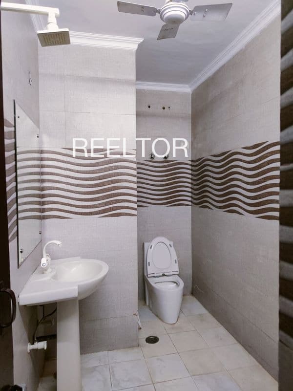 Pg For Sale In Latori Salekasa