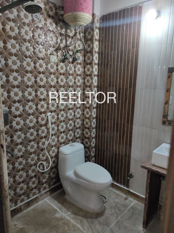 Pg For Sale In Mazhama Beerwah