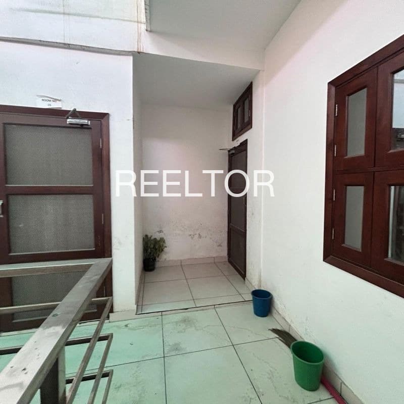 Pg For Sale In Kavinolikunu Colony Koyilandi