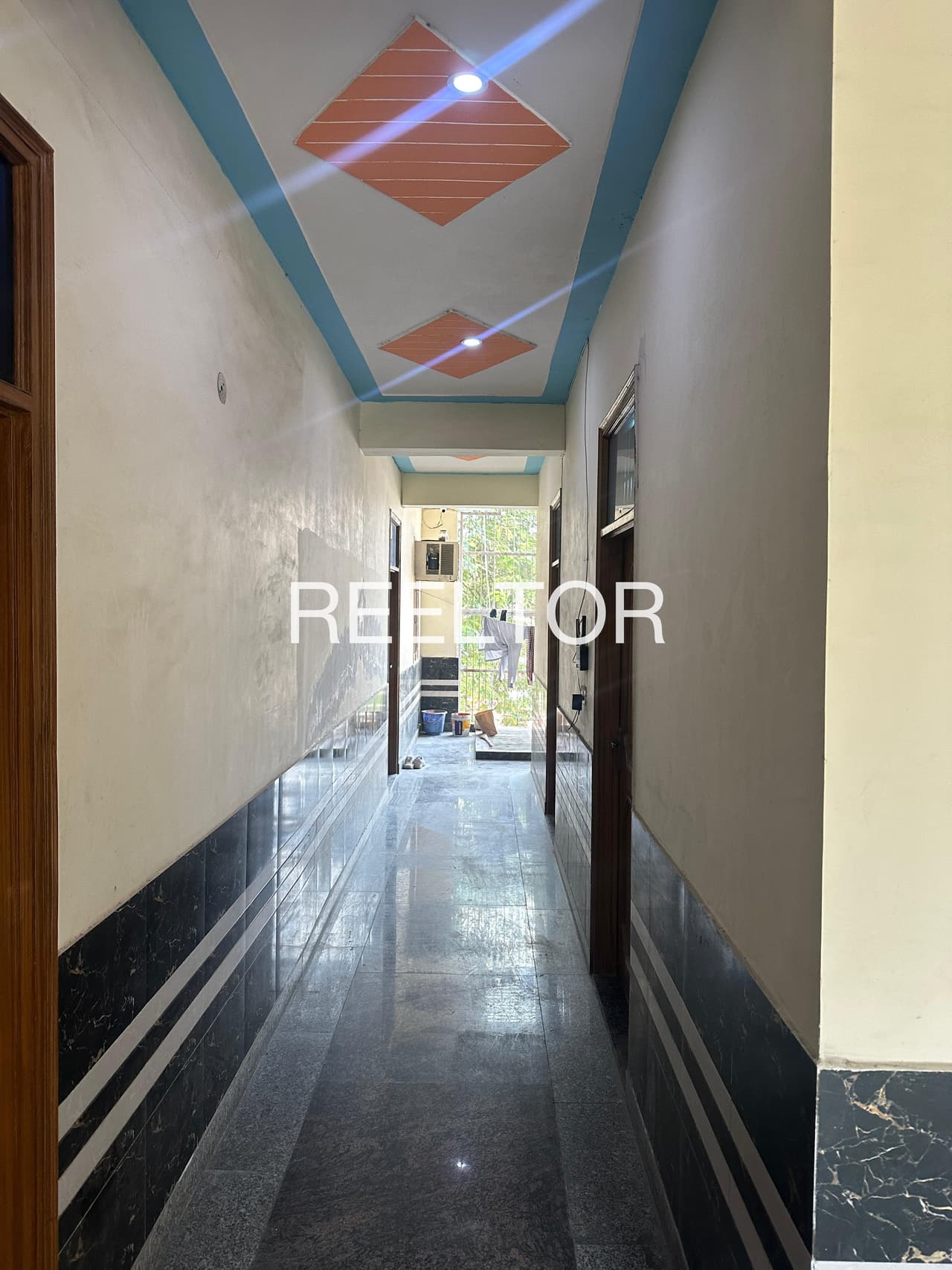 Pg For Sale In Bahsuma Uttar Pradesh