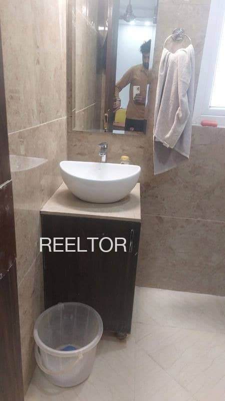 Pg For Sale In Bilesari Pratapgarh