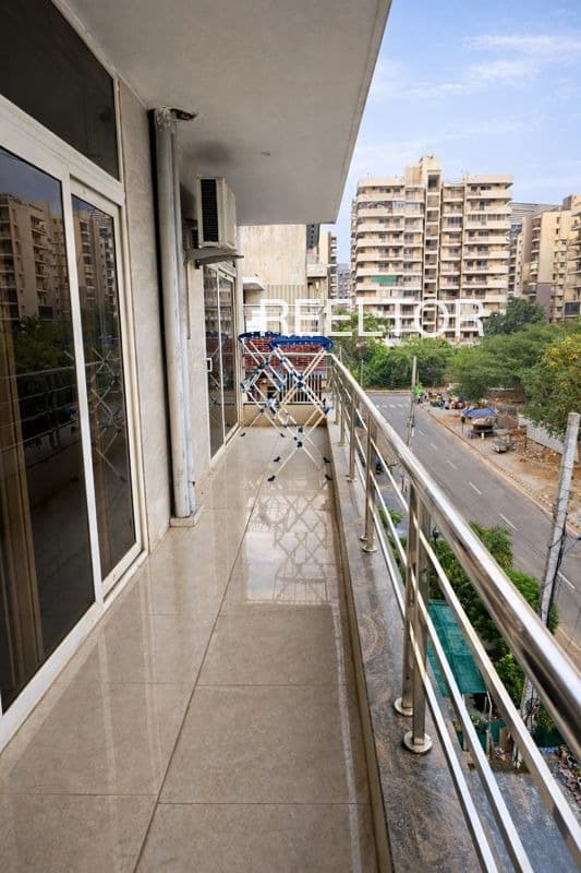 Pg For Sale In Jheltuwari Chirgaon