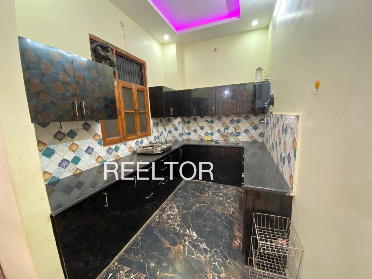 Pg For Sale In Maidan Garhi Saket