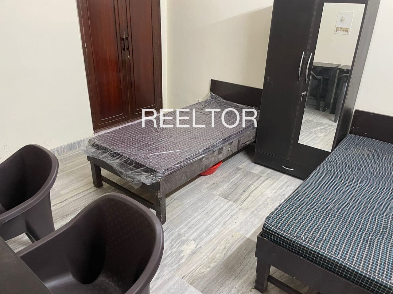 Pg For Sale In Vathilmadi Colony Vellarikkundu