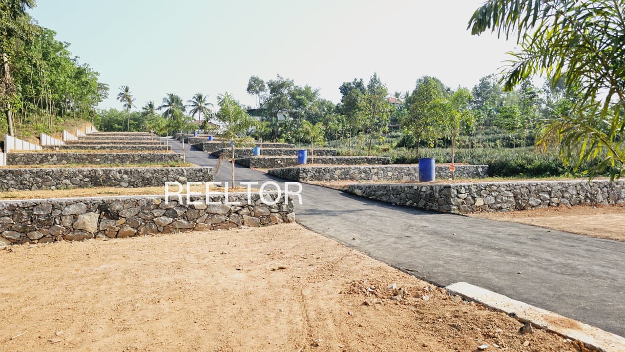 Plots For Rent In Paira Khedi Kurwai