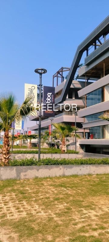 Showroom For Sale In Pachara Tumsar