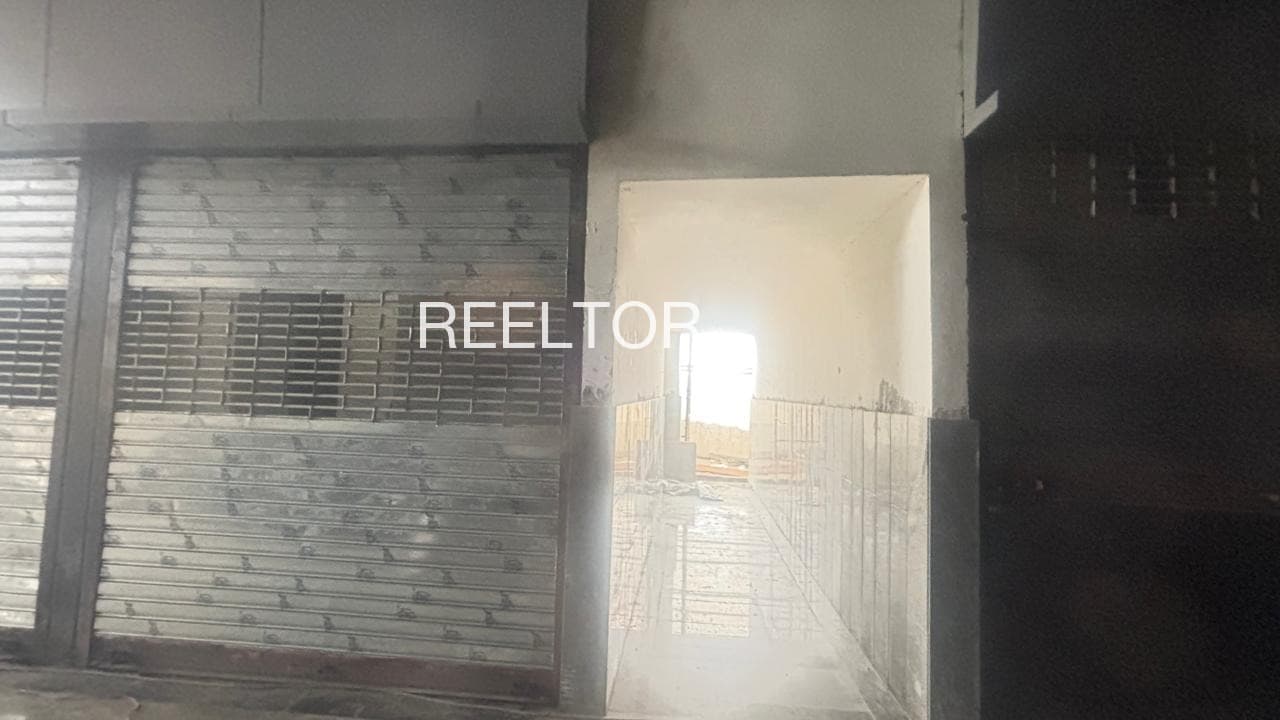 Showroom For Sale In Kamo Chauparan