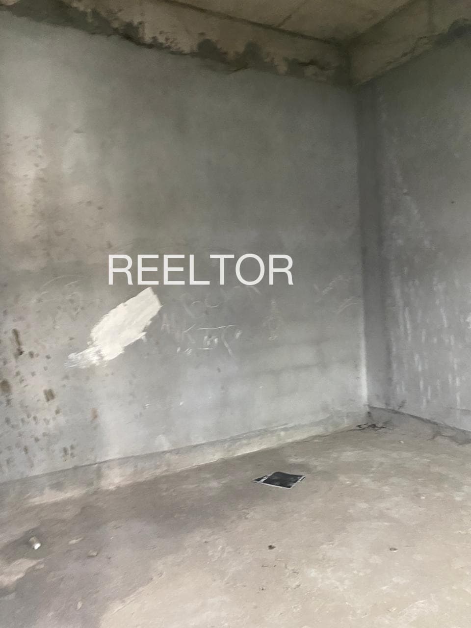 Showroom For Sale In Amona Tonk