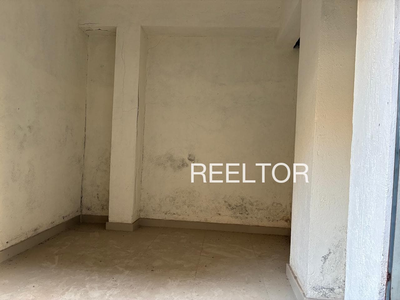 Showroom For Rent In Rajbai Majholi