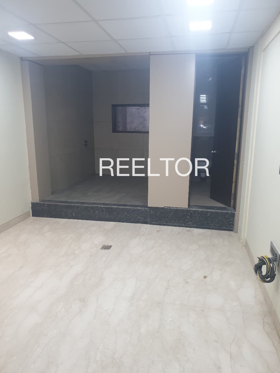 Shop For Sale In Ghonpitaronge Itarsi