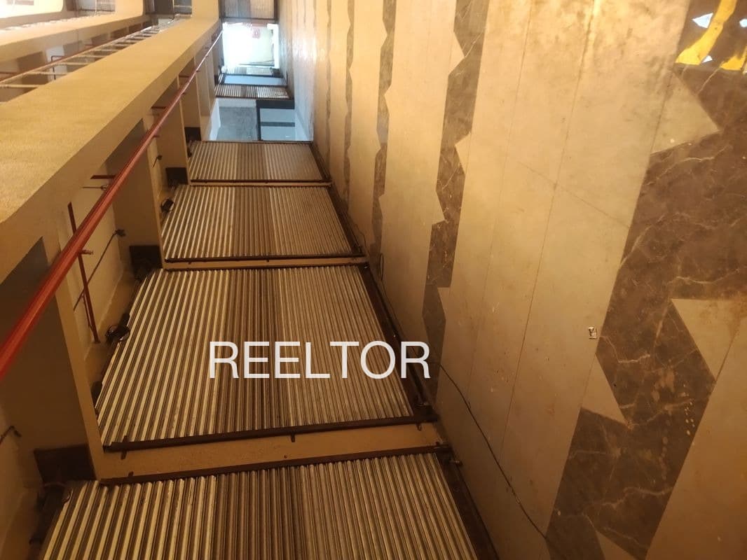 Showroom For Sale In Loch Indergarh
