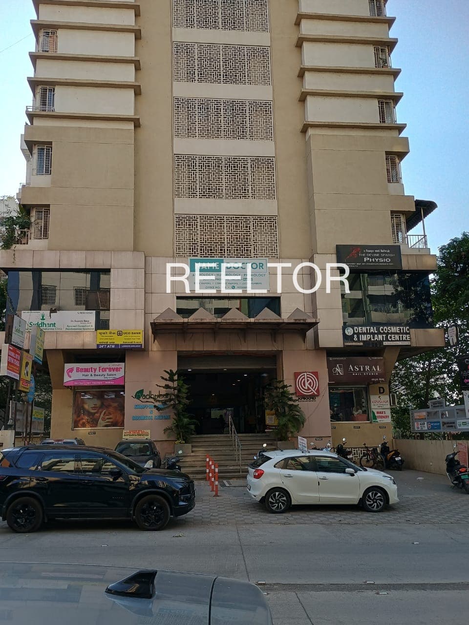 Showroom For Rent In Amwatola Majhiaon