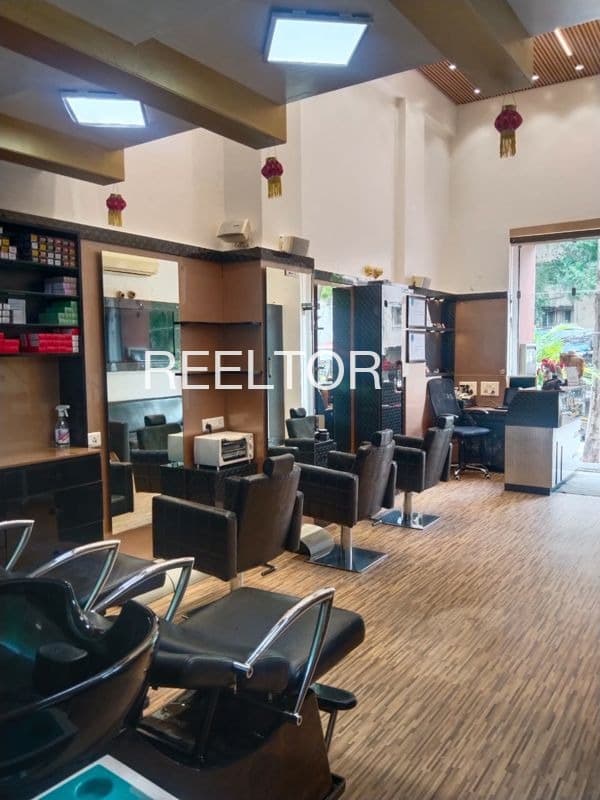 Showroom For Sale In Sanganala Karatagiu