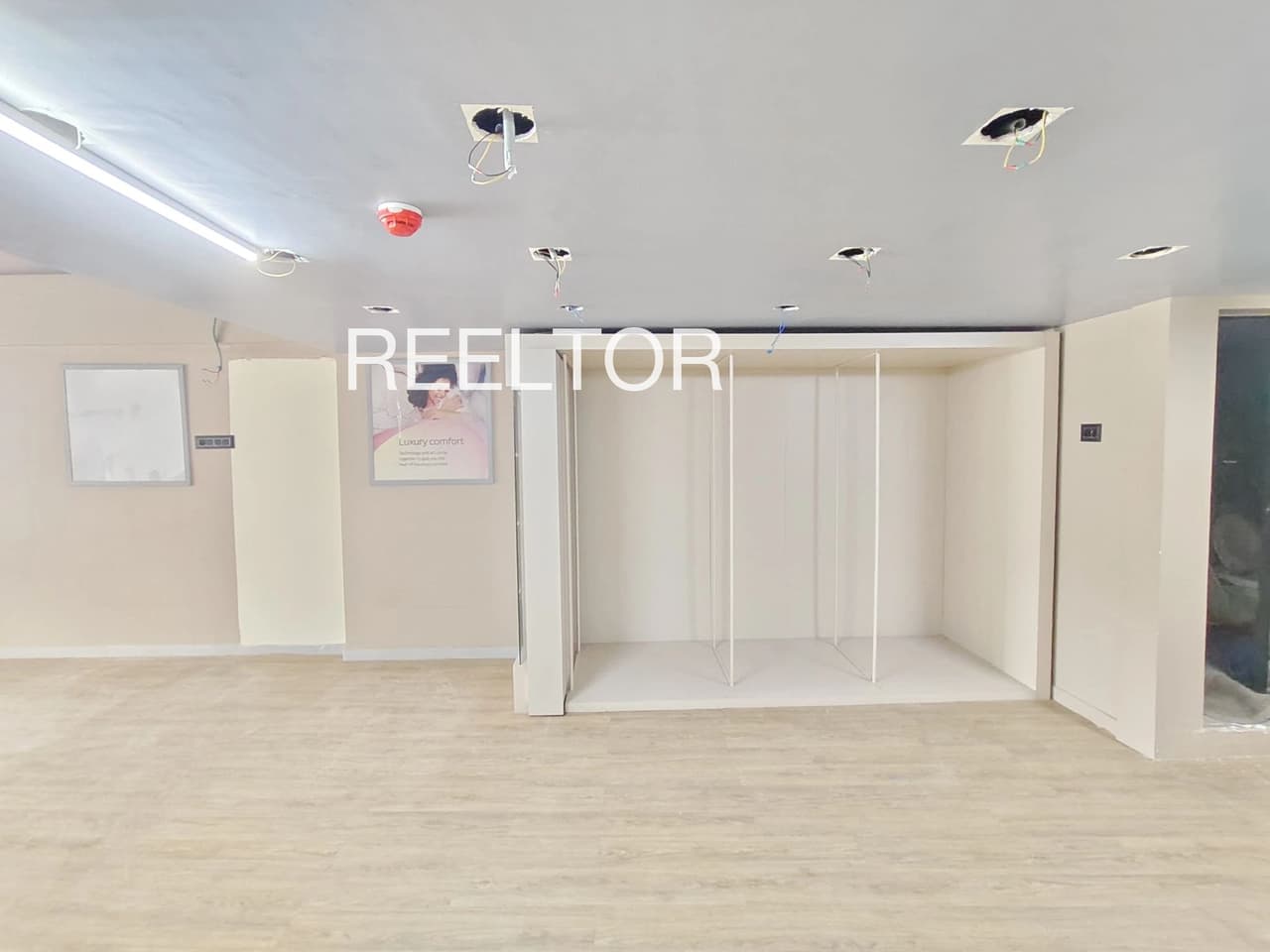 Showroom For Rent In Kunwakho Joura