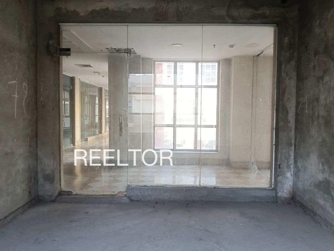Showroom For Sale In Kamo Chauparan
