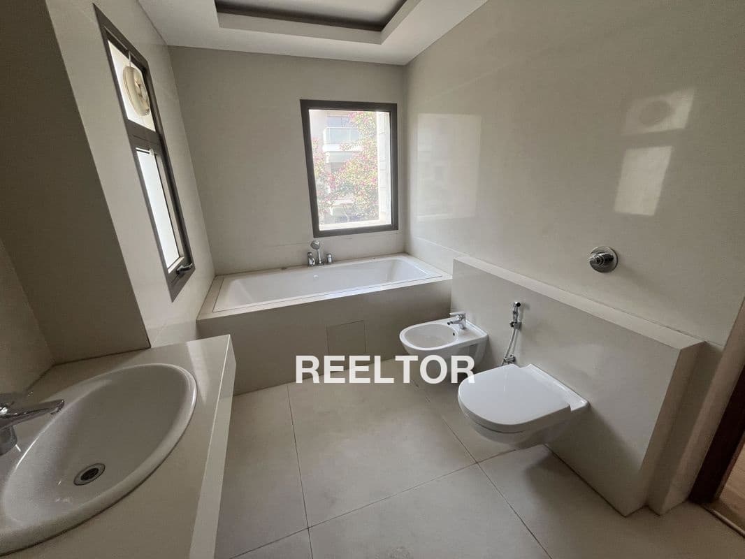 Image of 8 BHK Villa with Parking in Salt Lake Sector II, Kolkata