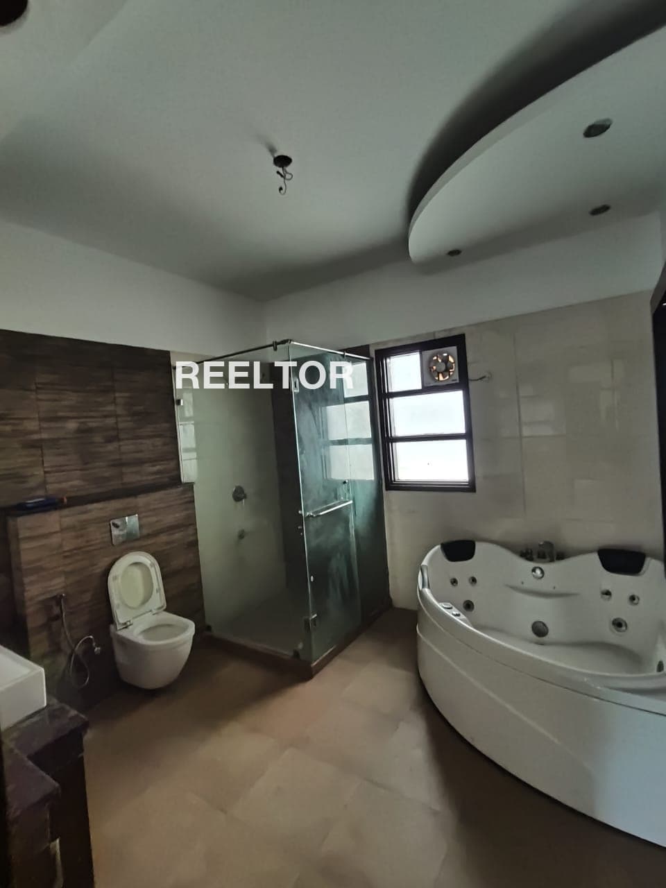 Image of Heart of Sector 48: 8 BHK Villa for Rent