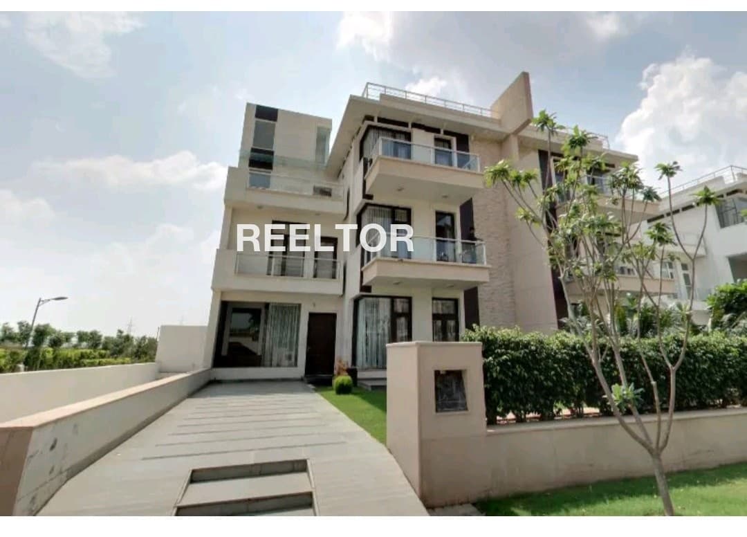 Image of Heart of Tilpat: 6 BHK Villa for Rent