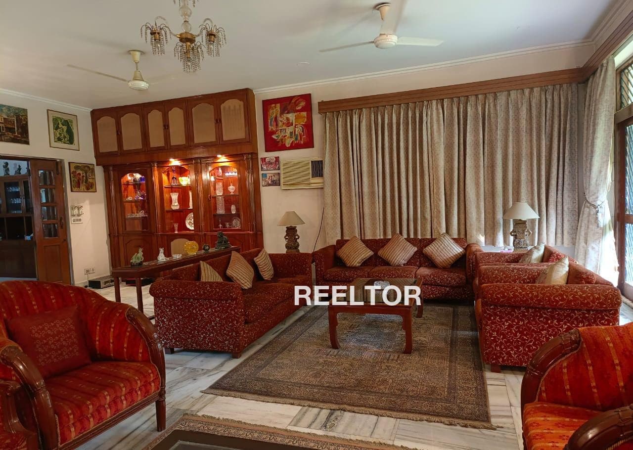 Image of Metro Nearby 6 BHK Villa for Sale in Sector PHI IV