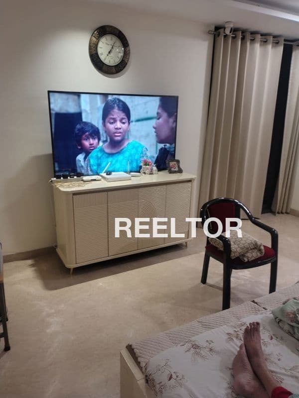 Image of Corner Unit 7 BHK Villa in SHOLINGANALLUR TNHB Block 2, Chennai