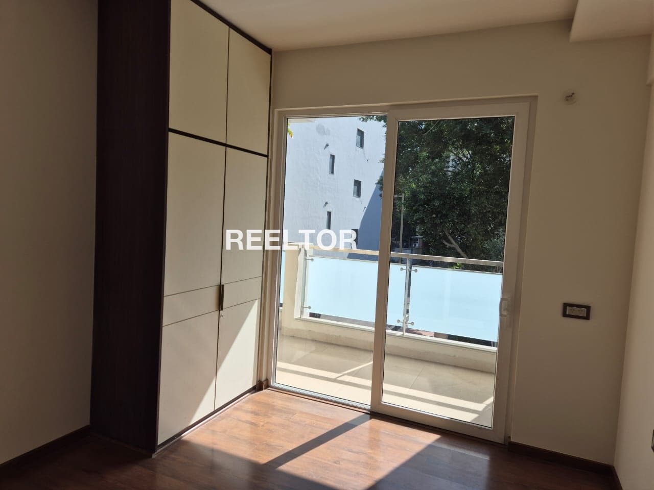 Image of Well Ventilated 8 BHK Villa for Sale in Bommasandra Industrial Area Phase 1