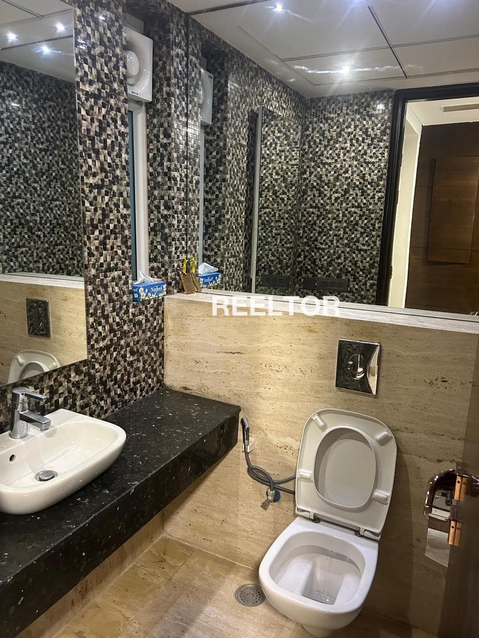 Image of Best 8 BHK in New Town Action Area IIIG for Rent