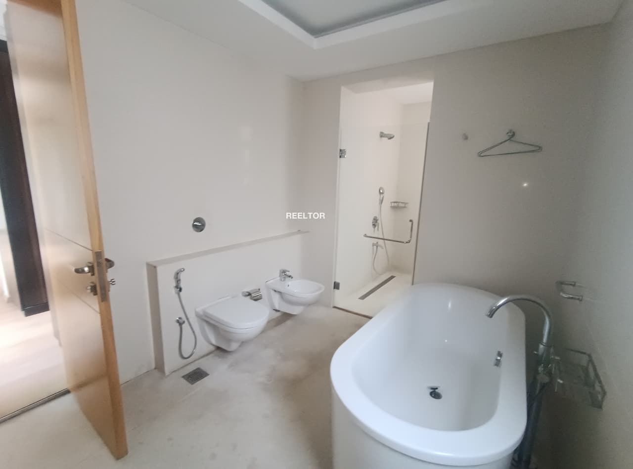 Image of 6 BHK Villa near Schools & Hospitals in Lakhnawali