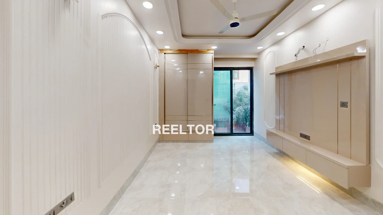 Image of For Rent: 7 BHK Villa in R K Puram Sector 1